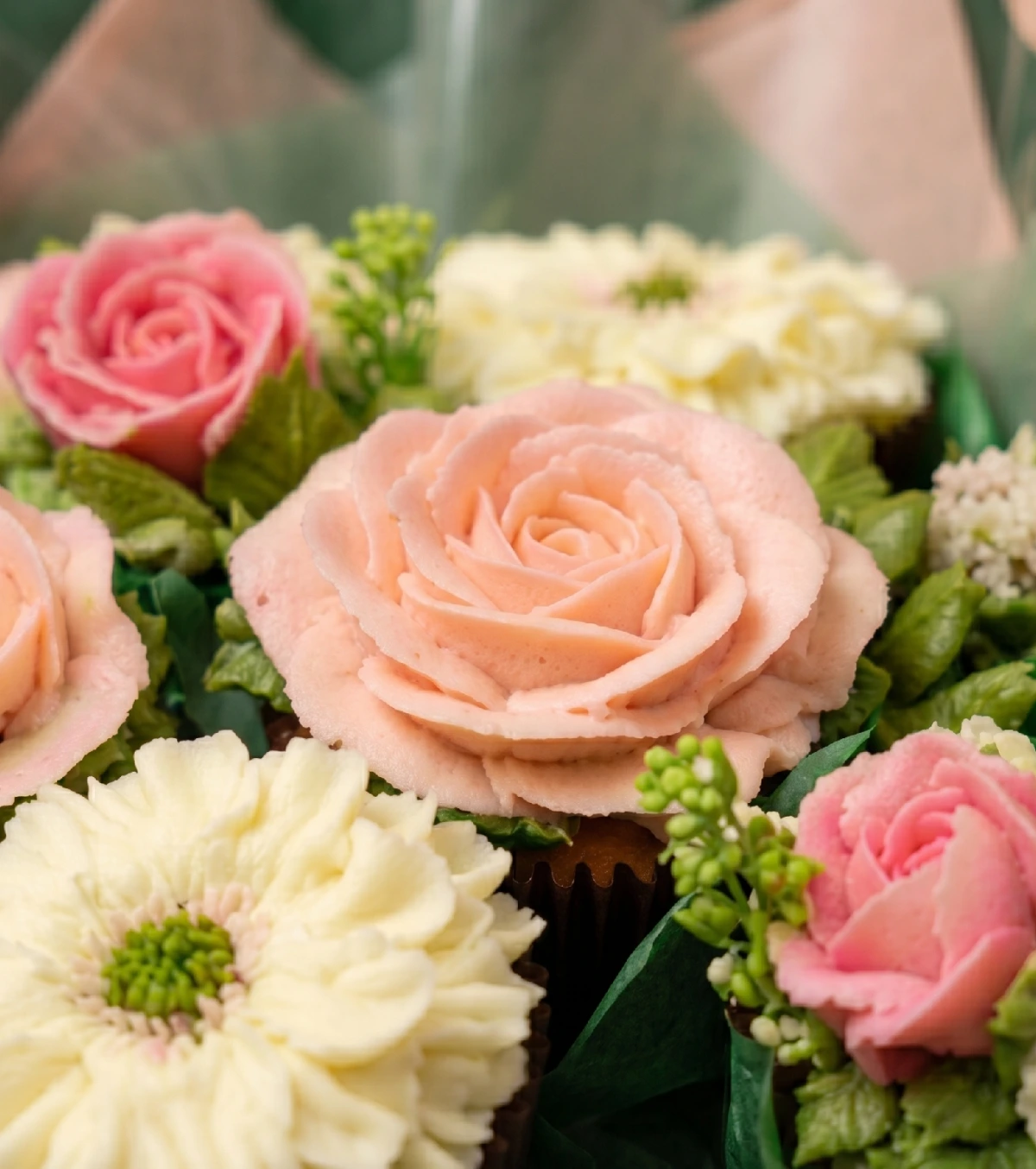 7 cupcake bouquet — close-up